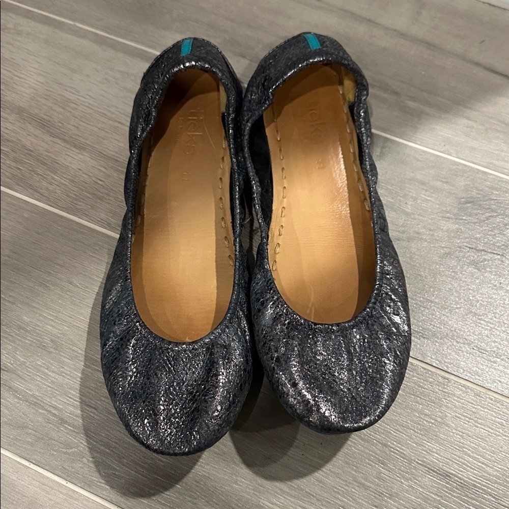 Tieks Drago Silver Metallic Ballet Flats Size 11
